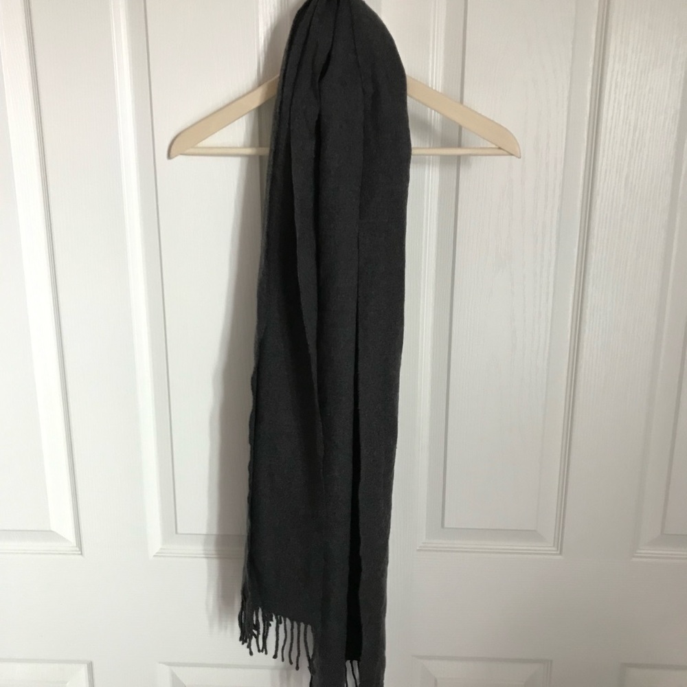 Old navy scarf